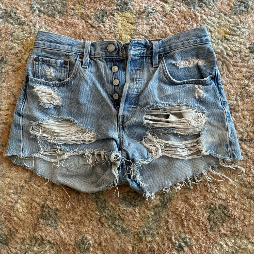 Ripped Levi’s 501 Shorts